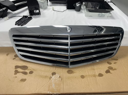 W221奔驰S300 S320 S350 S400 中网 前杠散热网 风网S500中网总成