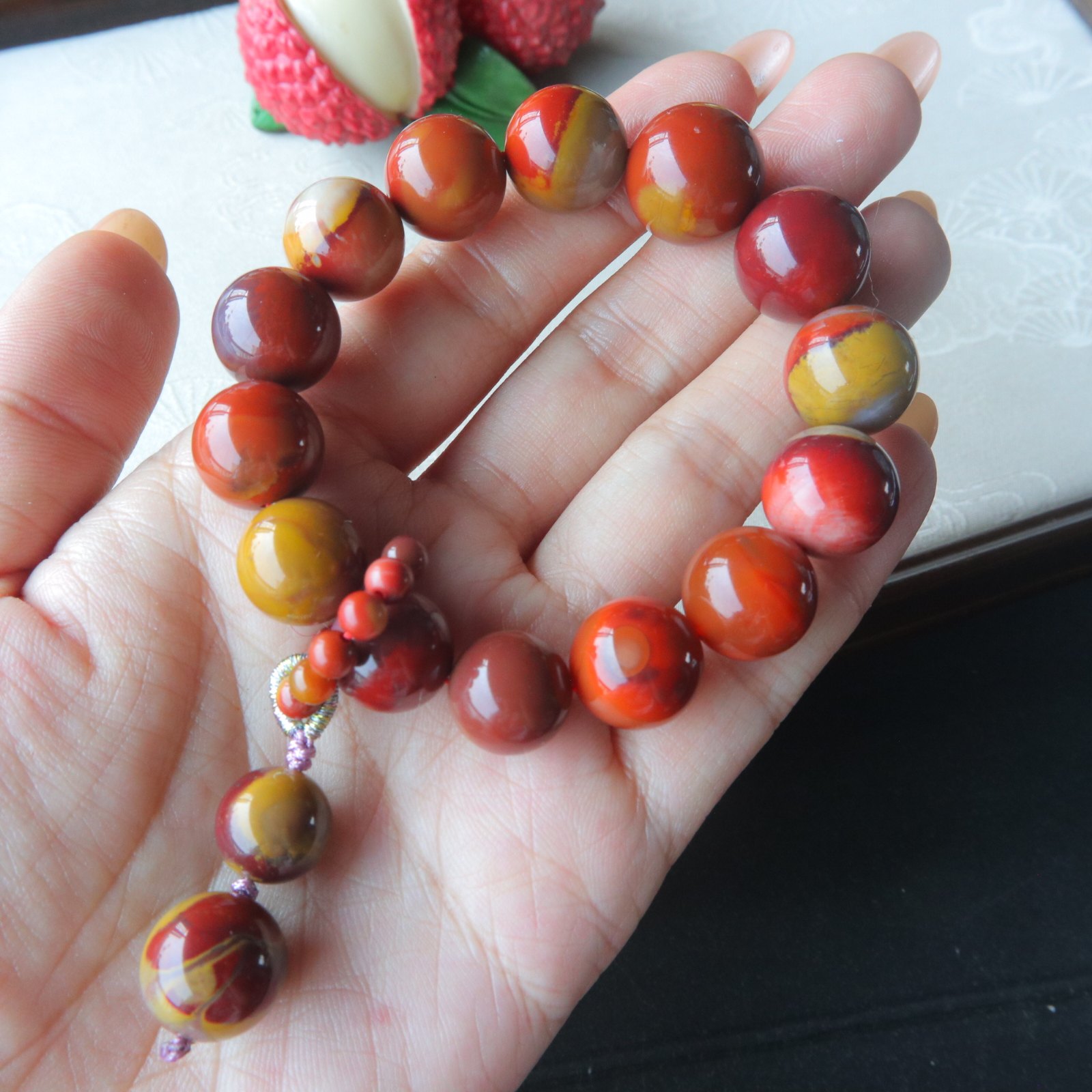 盐源玛瑙孤品籽料包浆单圈手串