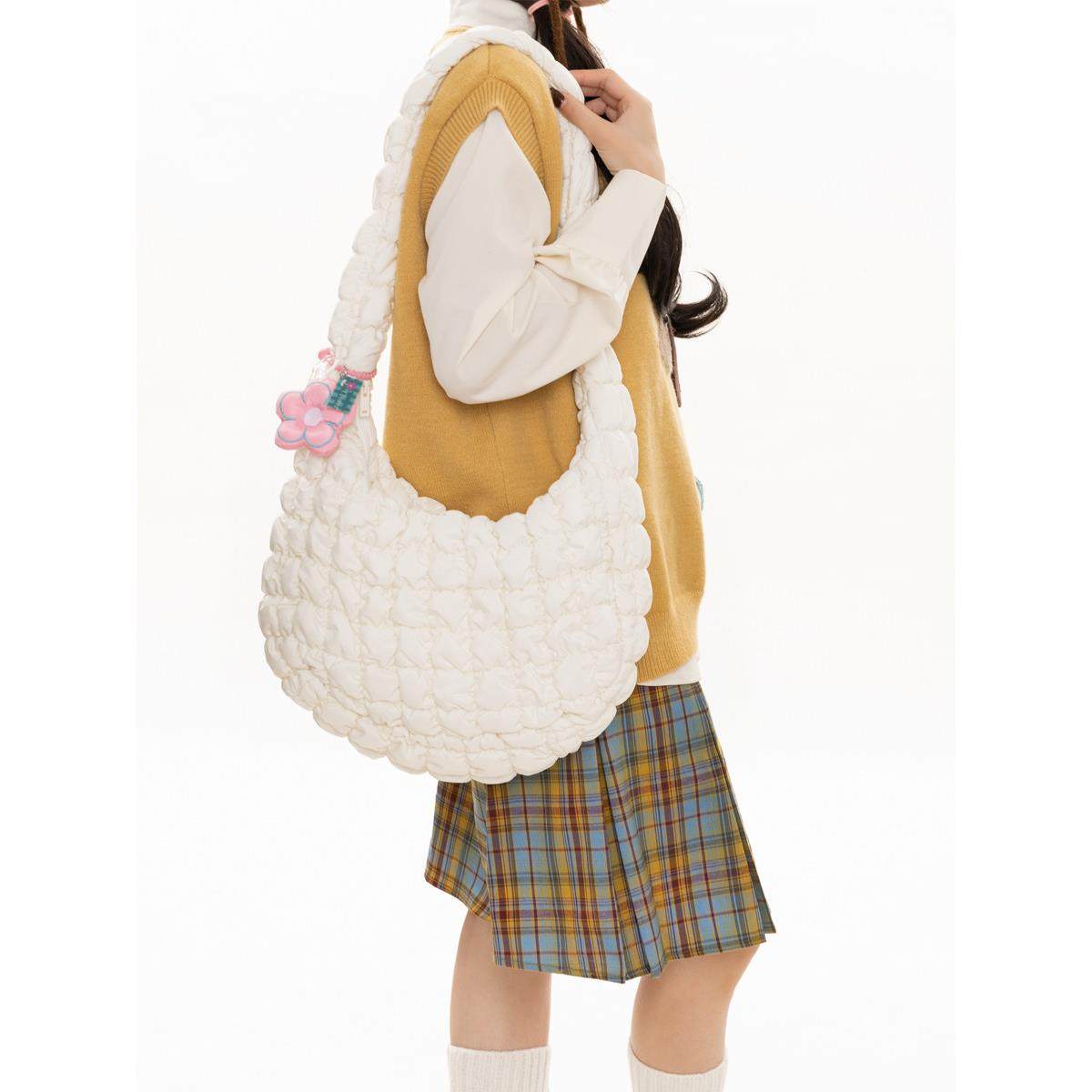 【日本购】韩国云褶袋斜挎包新款包春夏大容量白色泡扑包,箱包皮具/热销女包/男包,腋下包,淘宝优惠券,粉丝福利购,淘宝优惠卷