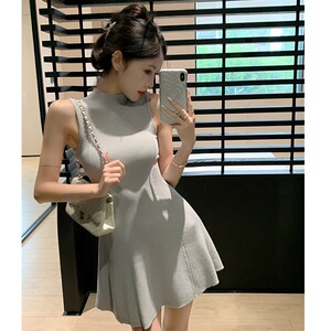 直播衣服女主播上镜性感气质设计感半高领纯欲辣妹收腰针织连衣裙