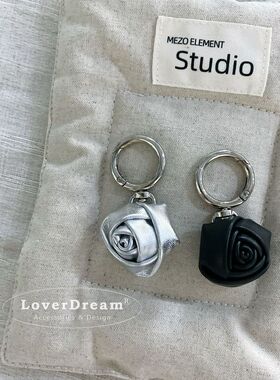 韩版甜酷风新款黑色银色仿皮玫瑰花朵包包挂件时尚钥匙扣挂饰