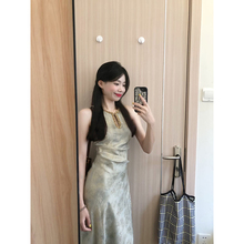 新中式挂脖旗袍订婚礼服女2025新款高级感绿色结婚晨袍新娘敬酒服