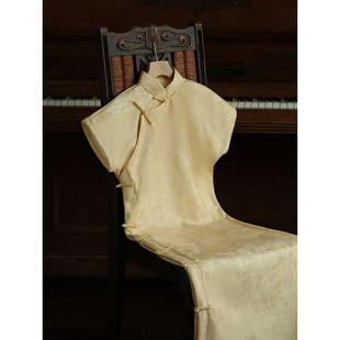 黄色旗袍古法新中式年轻款素雅可以上班穿的旗袍2025新款连衣裙