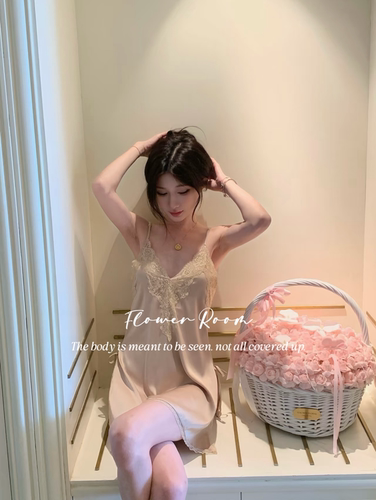 Flower Room法式香颂*性感睡衣2026蕾丝深V法式轻奢纯欲吊带睡裙