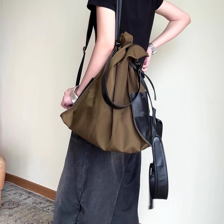 2025新款小众多功能设计感尼龙书包户外旅行登山运动大容量双肩包