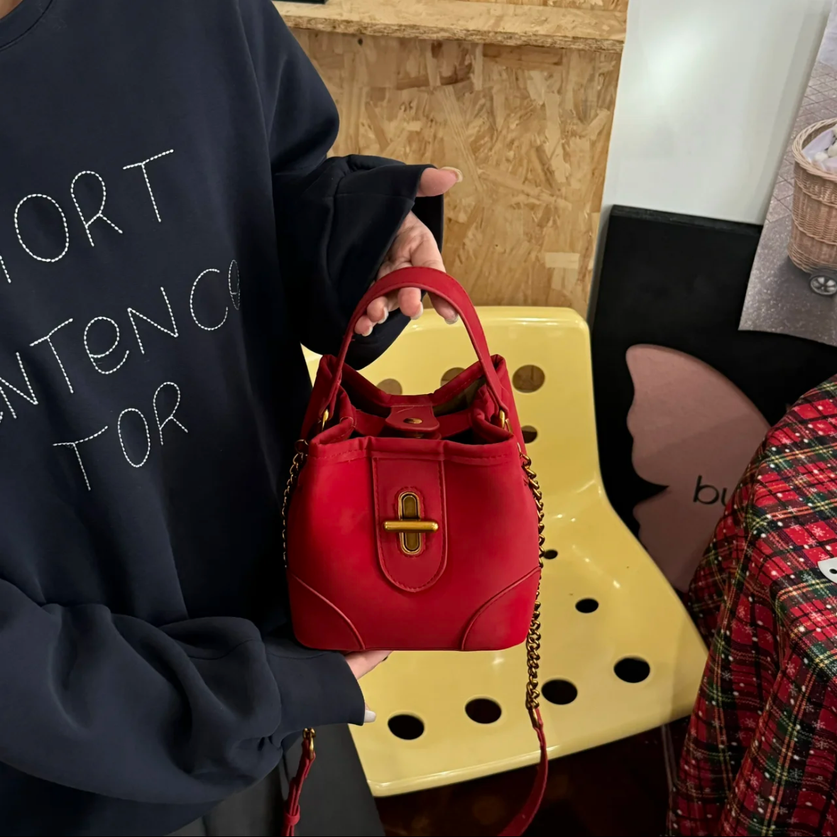 高级感红色水桶包包女2026新款轻奢小众手提菜篮包百搭单肩斜挎包,箱包皮具/热销女包/男包,通用款女包,淘宝优惠券,粉丝福利购,淘宝优惠卷