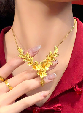 铜镀金花花交织项链黄金色立体兰花婚礼锁骨链颈链饰婚嫁三金