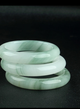 天山翠手镯多翠扁条中式正圈天然飘花玉手镯天山翠玉镯雪翠货头