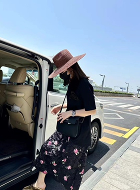 上货店春夏新款欧货黑色花朵T恤+浪漫玫瑰花褶皱面料紧腰绸身长裙