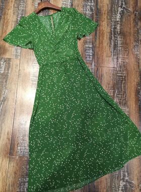 上货店2020春夏新款草绿色复古波点碎花喇叭袖闪袖真丝连衣裙显瘦