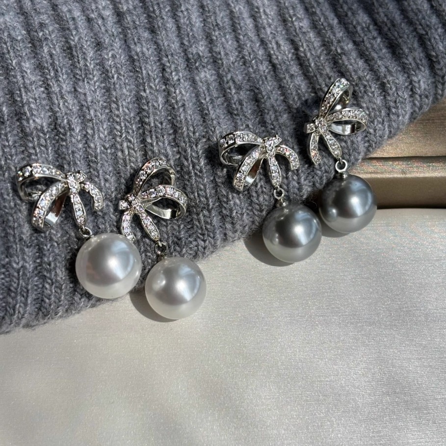 s925银针耳环满钻法式蝴蝶结耳钉女轻奢高级感施家珍珠秋冬耳饰