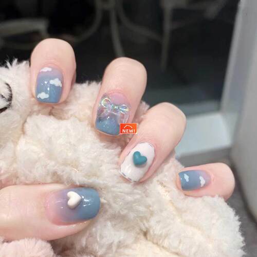 Short 24pcs Fake Nails Sky Blue Cloud Acrylic Nail Tips Hear