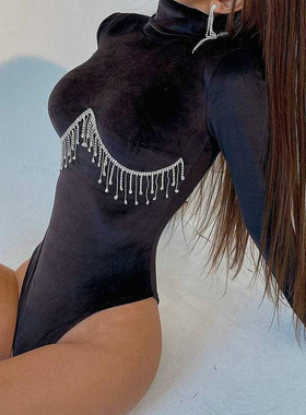 High-necked, fringed, long-sleeved jumpsui高领流苏长袖连身衣