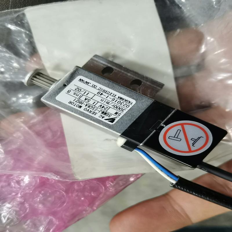 安川电机SGMMJ-E5CKA-HH21,3个(议价）