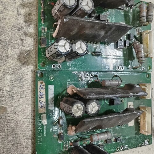 M1Q3NQ01板子两张 M57962AL板子型号不一样。两 议价