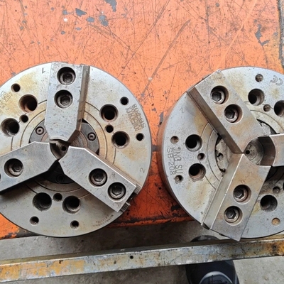 轻微使用痕迹，两台液压卡盘，品牌是普列谢茨基京速，型号分别