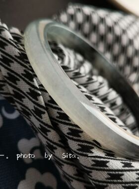 嗖 sold 墨竹 冰糯乌鸡种翡翠手镯 已嫁