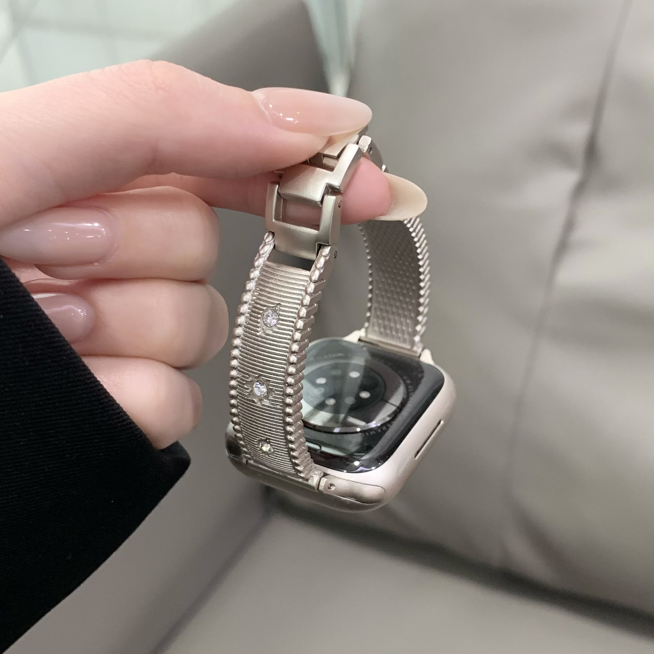 适用苹果手表iwatch10表带舒适细款布契拉提手镯金属applewatch98