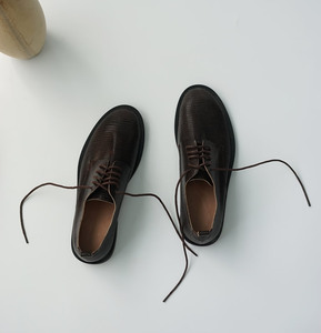 系带真皮单鞋