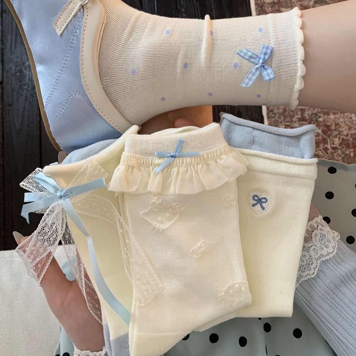 韩系蝴蝶结袜子女miu系白蓝色堆堆袜春秋新款刺绣蕾丝花边中筒袜