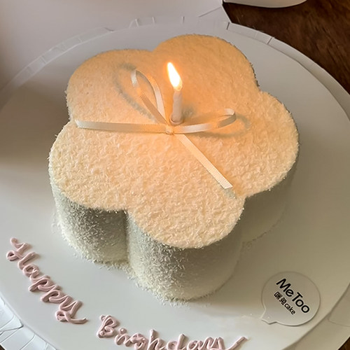 简约ins纯白女神生日花朵蛋糕