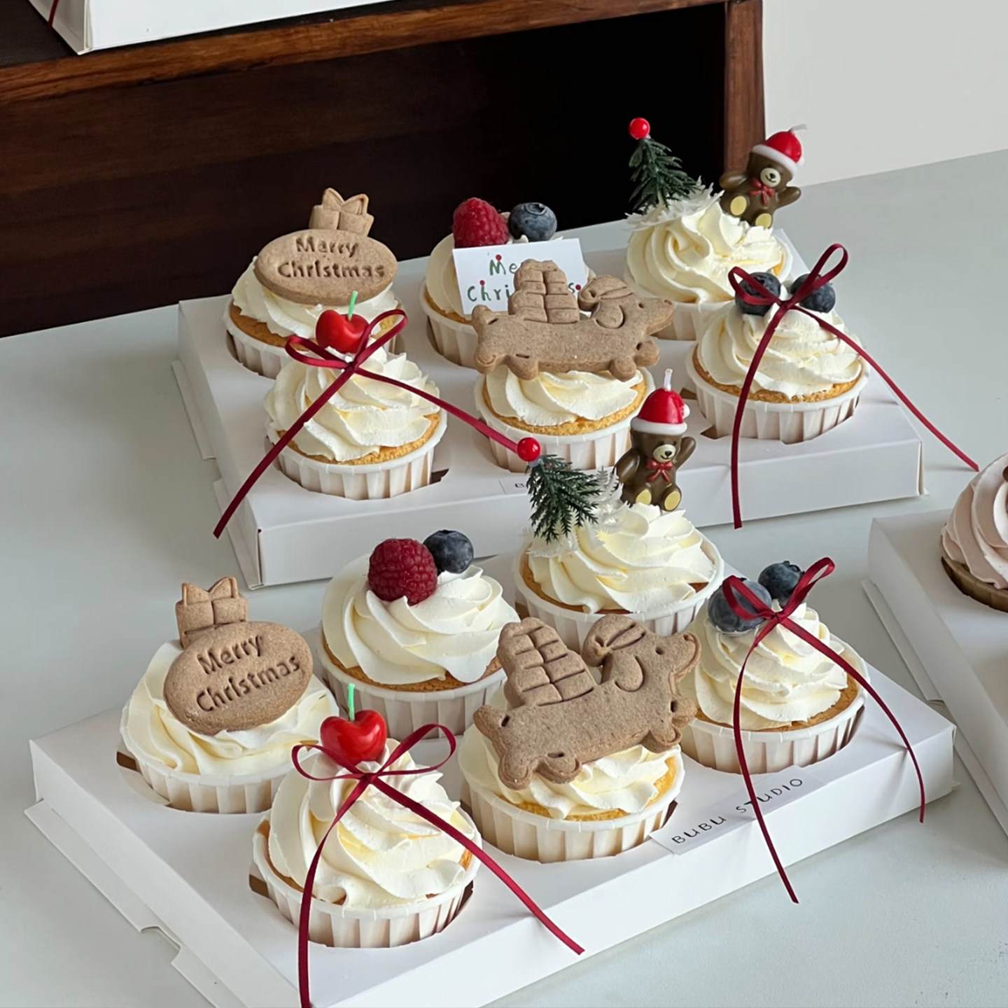 2025圣诞节主题纸杯蛋糕装饰可爱礼物腊肠狗饼干红帽小熊樱桃蜡烛,节庆用品/礼品,蛋糕/烘焙装饰用品,淘宝优惠券,粉丝福利购,淘宝优惠卷
