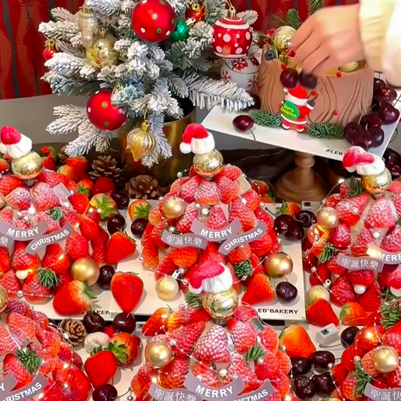 网红圣诞节快乐草莓塔蛋糕装饰