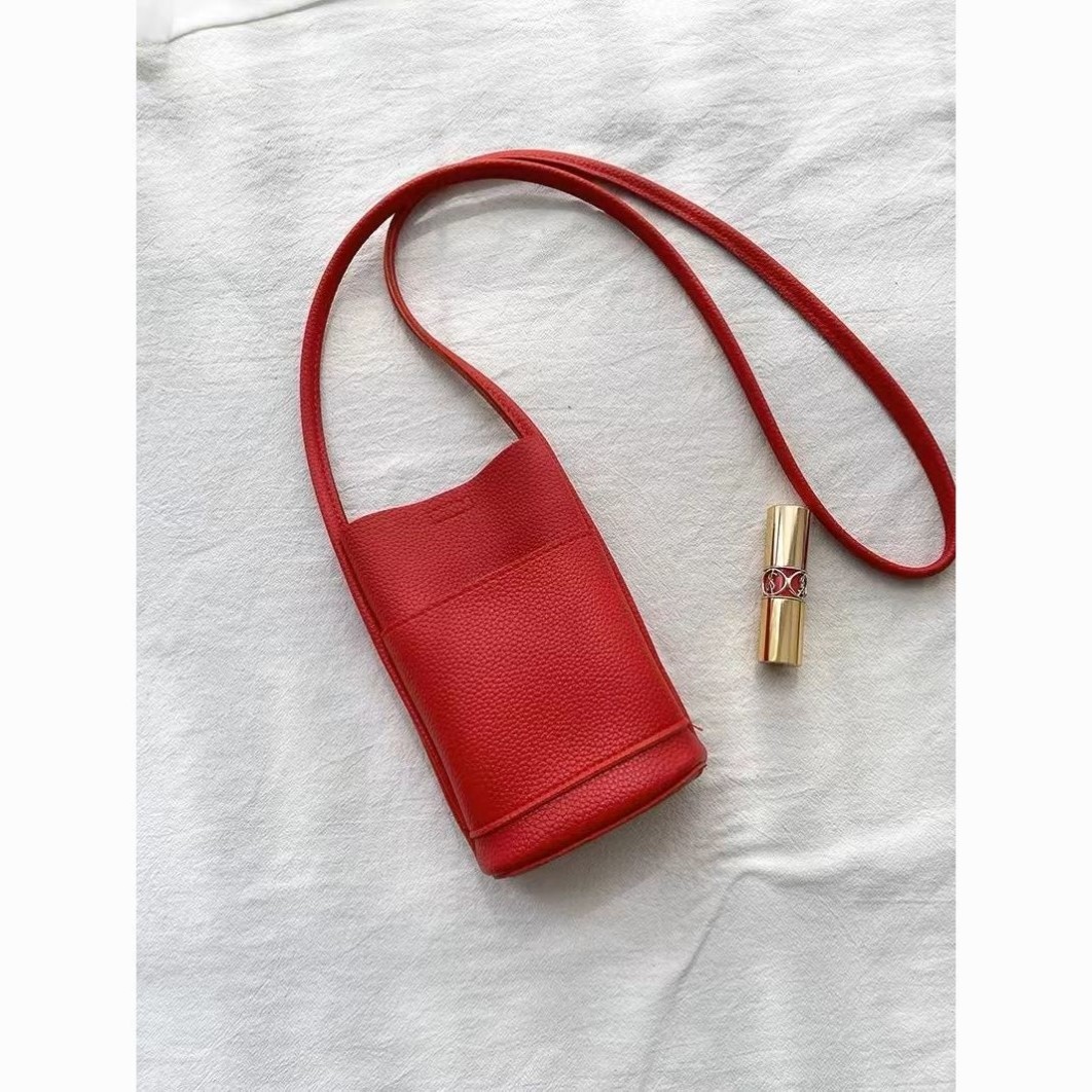 红色包包女士2024新款韩国休闲斜挎手机包ins简约时尚迷你小包包