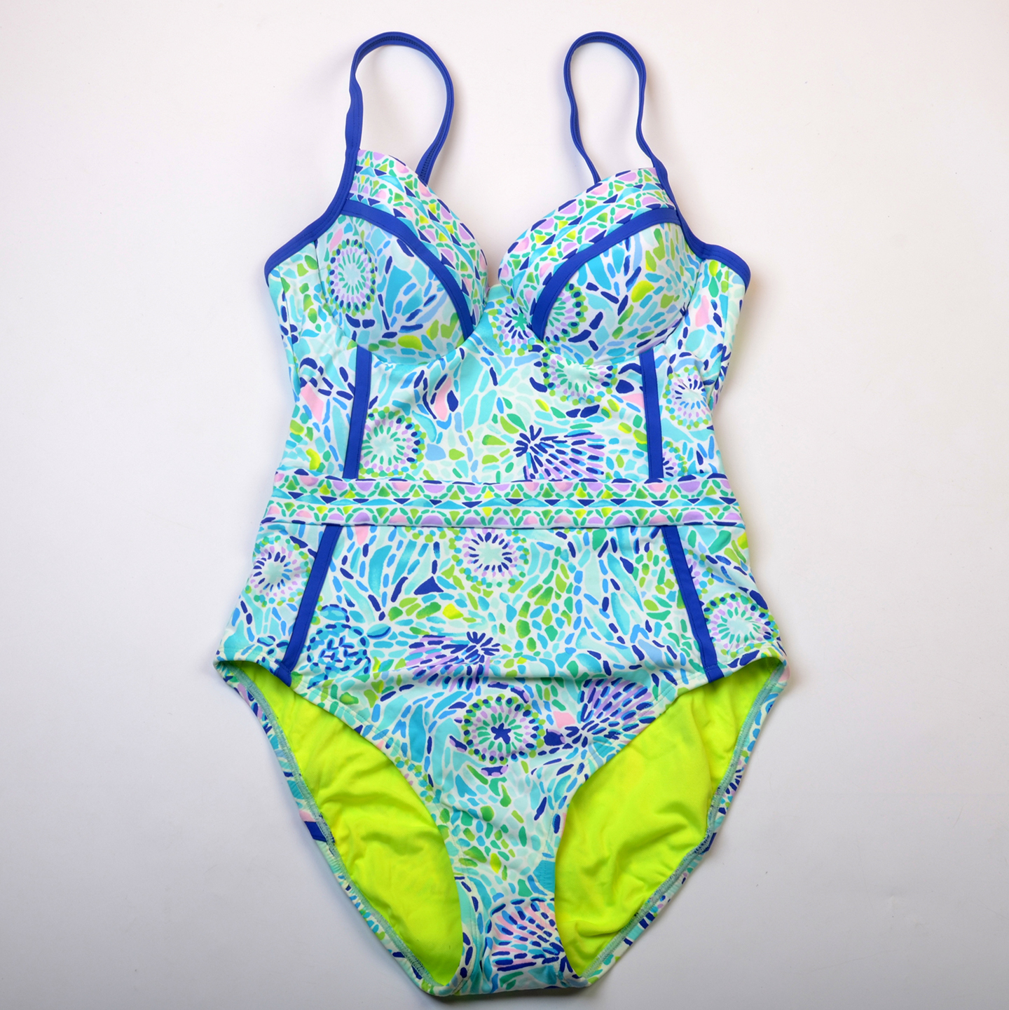 多款新款美国品牌LIL**海边度假修身显瘦大胸钢圈聚拢连体泳衣女