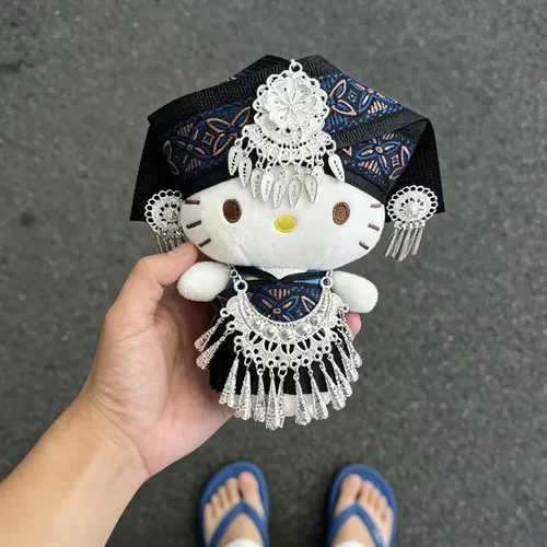 正版民族风苗疆HelloKitty包包挂件卡通毛绒玩偶钥匙扣装饰送礼物