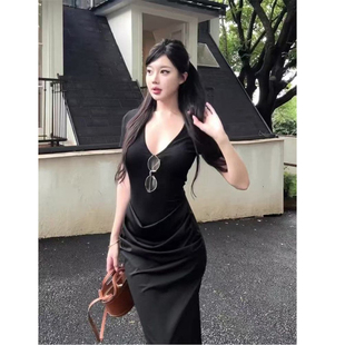 黑色V领褶皱设计感收腰短袖连衣裙女夏季韩系气质修身包臀长裙子