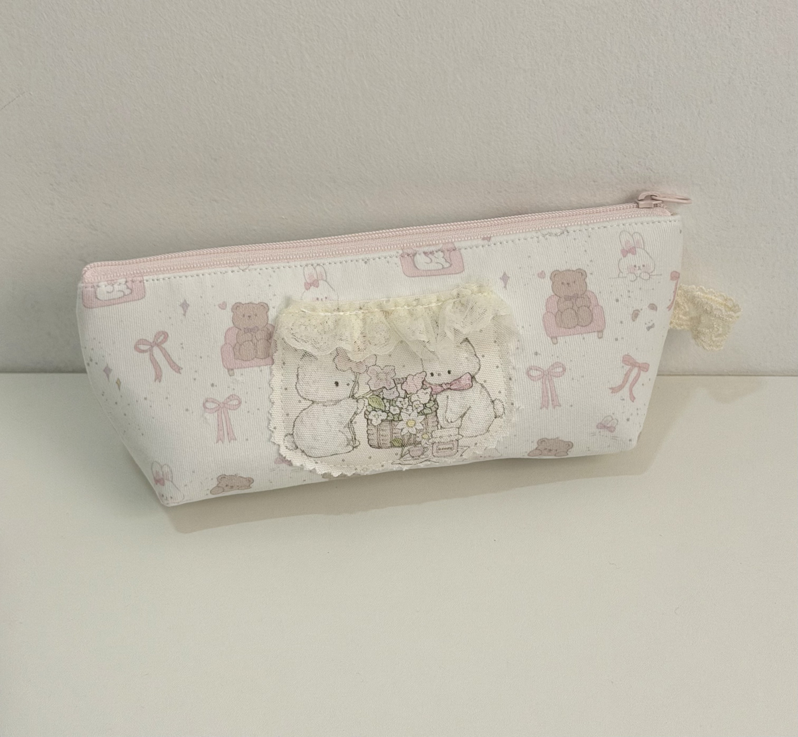 An AnQi原创蕾丝花边小熊笔袋