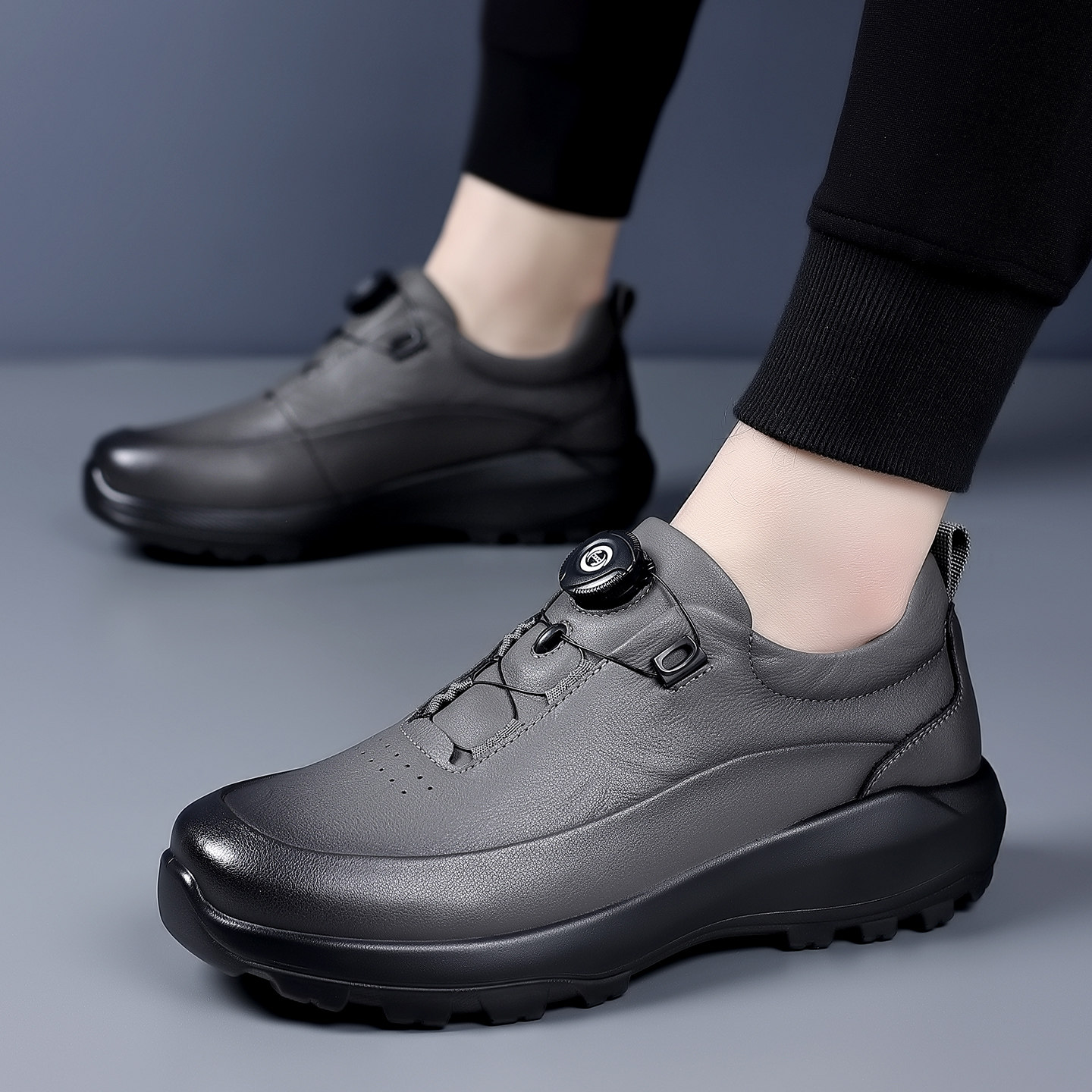 春秋新款厚底男士休闲皮鞋透气轻便舒适通勤鞋旋转扣运动休闲鞋男,流行男鞋,休闲皮鞋,淘宝优惠券,粉丝福利购,淘宝优惠卷