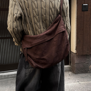 MRCYC复古风大容量斜挎包男士秋季百搭休闲饺子包韩系通勤风穿搭