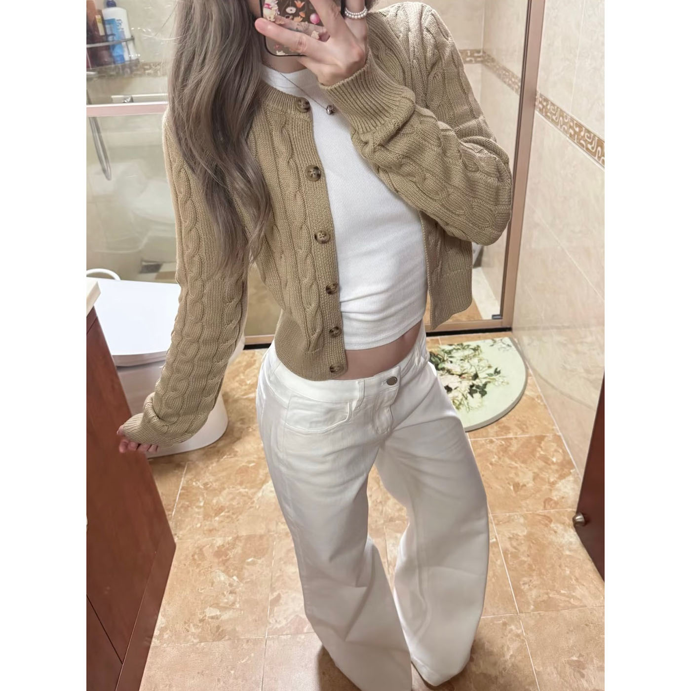 高级松弛感穿搭白牛阔腿牛仔裤图片