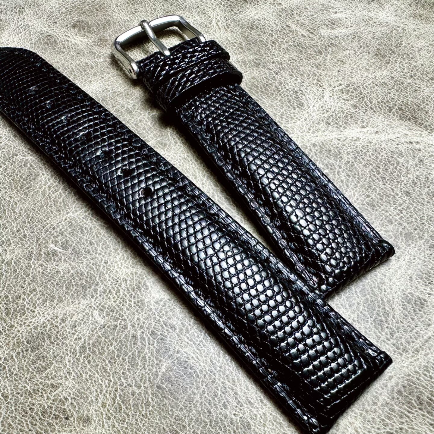 优质手工黑色18mm19mm20mm22mm真蜥蜴皮表带小牛皮底手表带定制
