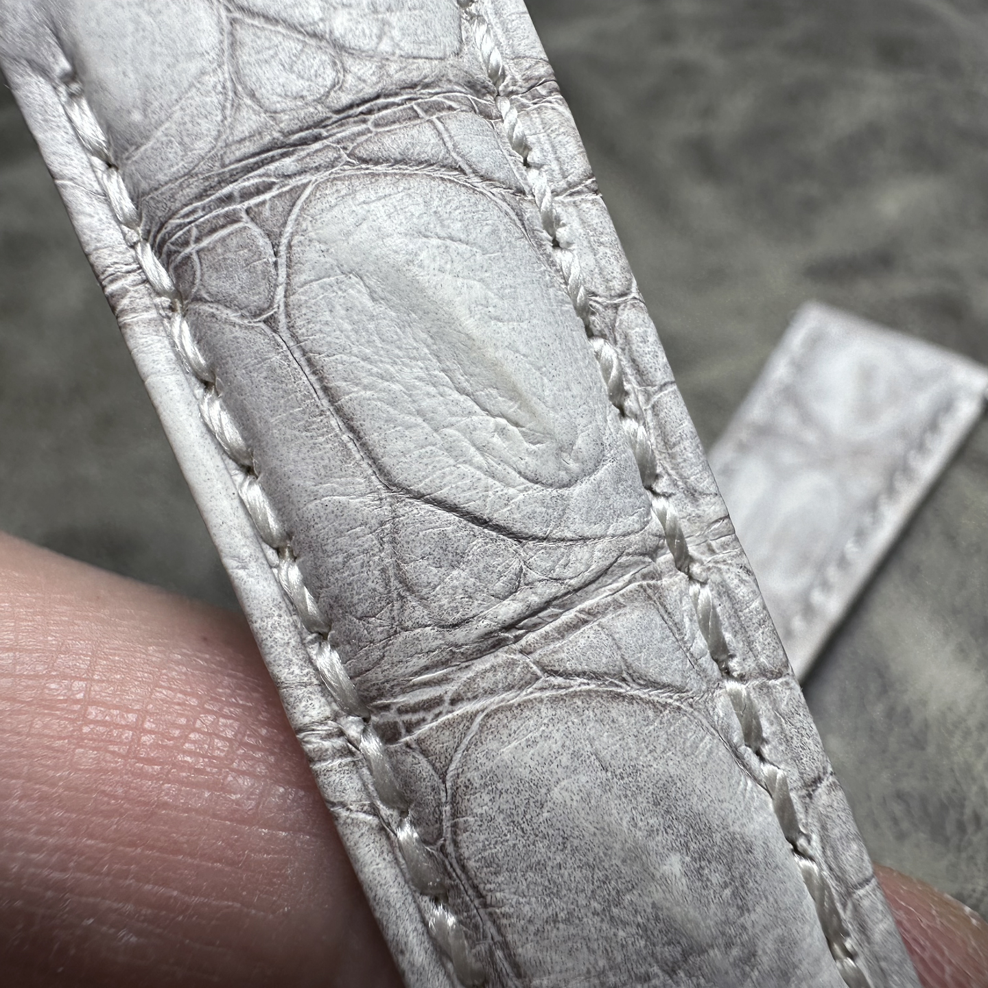 喜马拉雅灰白竹节纹鳄鱼皮表带