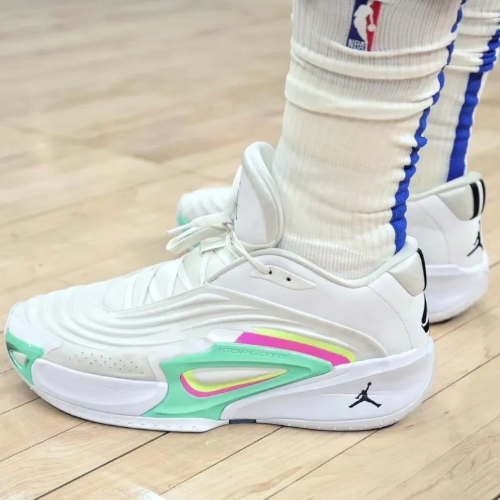 酷动城正品JORDAN  Luka 3 PF 男子实战缓震篮球鞋 HQ5055-107