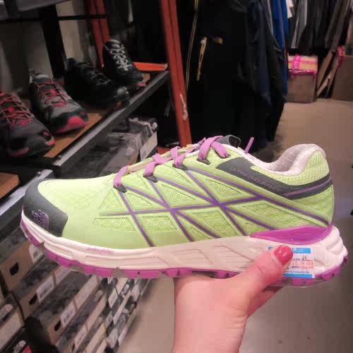 酷动城正品 THE NORTH FACE 女子V底网面透气越野跑鞋 CC4D GNY