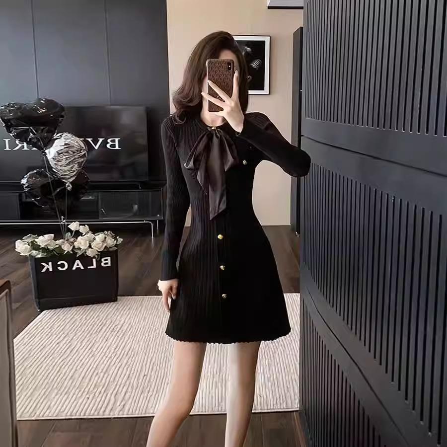 欧洲站2024新款冷淡系别致独特裙子黑色赫本风气质针织洋装秋冬