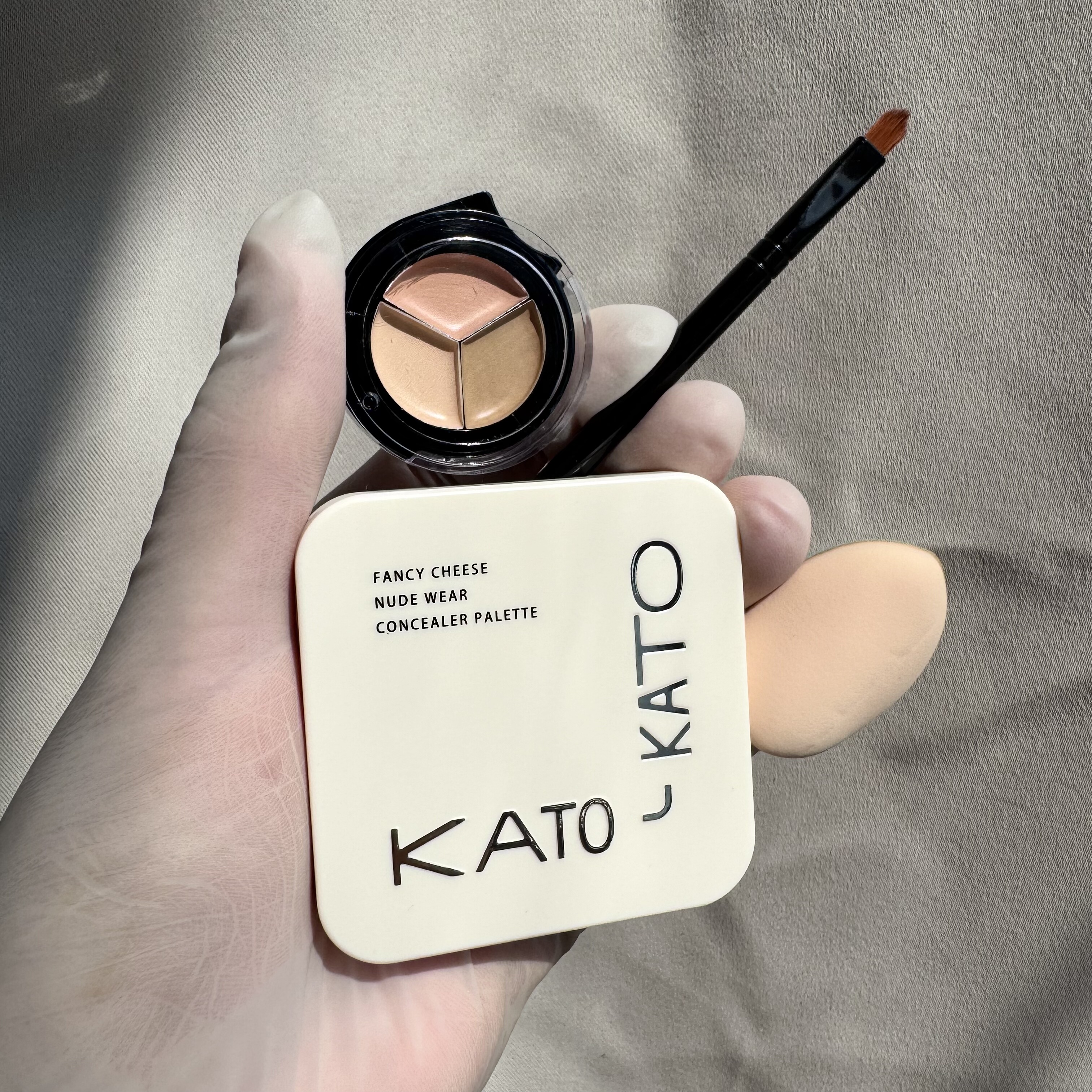 kato三色遮瑕膏小中样遮瑕盘高光修容遮盖黑眼圈斑点法令纹试用装