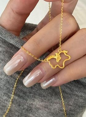 新中式黄金色小马项链镂空小众设计复古风锁骨链轻奢高级感饰品女