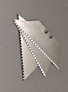 锯齿梯形刀片T型壁纸裁纸地毯切割加厚折叠美工刀重型电工工业用