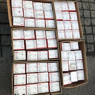 32R 2CDE283001R0032 议价E203 abb隔离开关 详情询￥ 32A现货