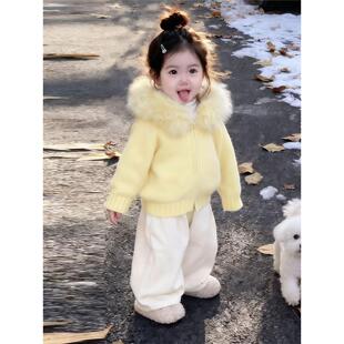 韩版女童2025冬季新款奶黄色毛领连帽拉链毛衣外套女孩杏色直筒裤