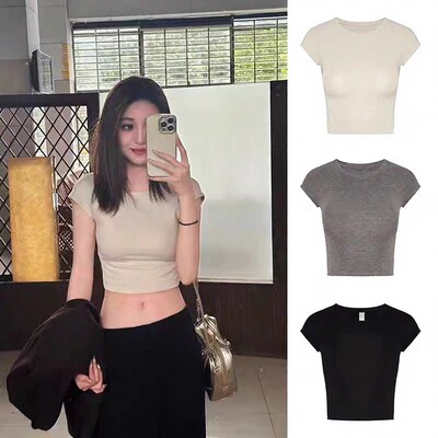 Tight fitting short sleeved t-shirt for women's summer shirt
