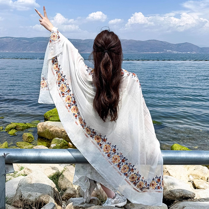 民族风披肩沙漠旅游披风女夏季海边沙滩防晒丝巾薄款红色度假围巾