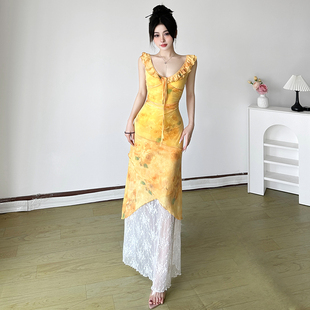 HEYOUNGIRL黄玫瑰印花蕾丝拼接荷叶领黄色连衣裙度假风收腰长裙夏