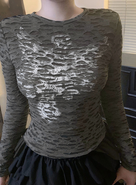HEYOUNGIRL亚系辣妹特色印花破洞长袖T恤百搭修身打底灰色上衣女