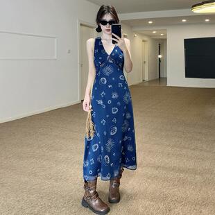 复古特色印花克莱因蓝连衣裙收腰显瘦A字V领长裙夏 HEYOUNGIRL法式
